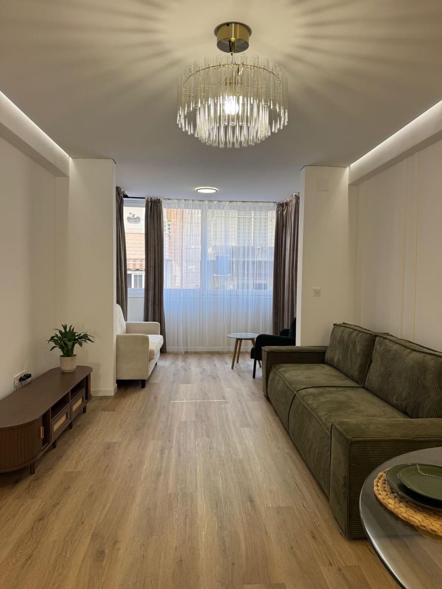 Apartamento de 2 habitaciones en Torrevieja en venta - 230.000 € (Ref: 9882231)