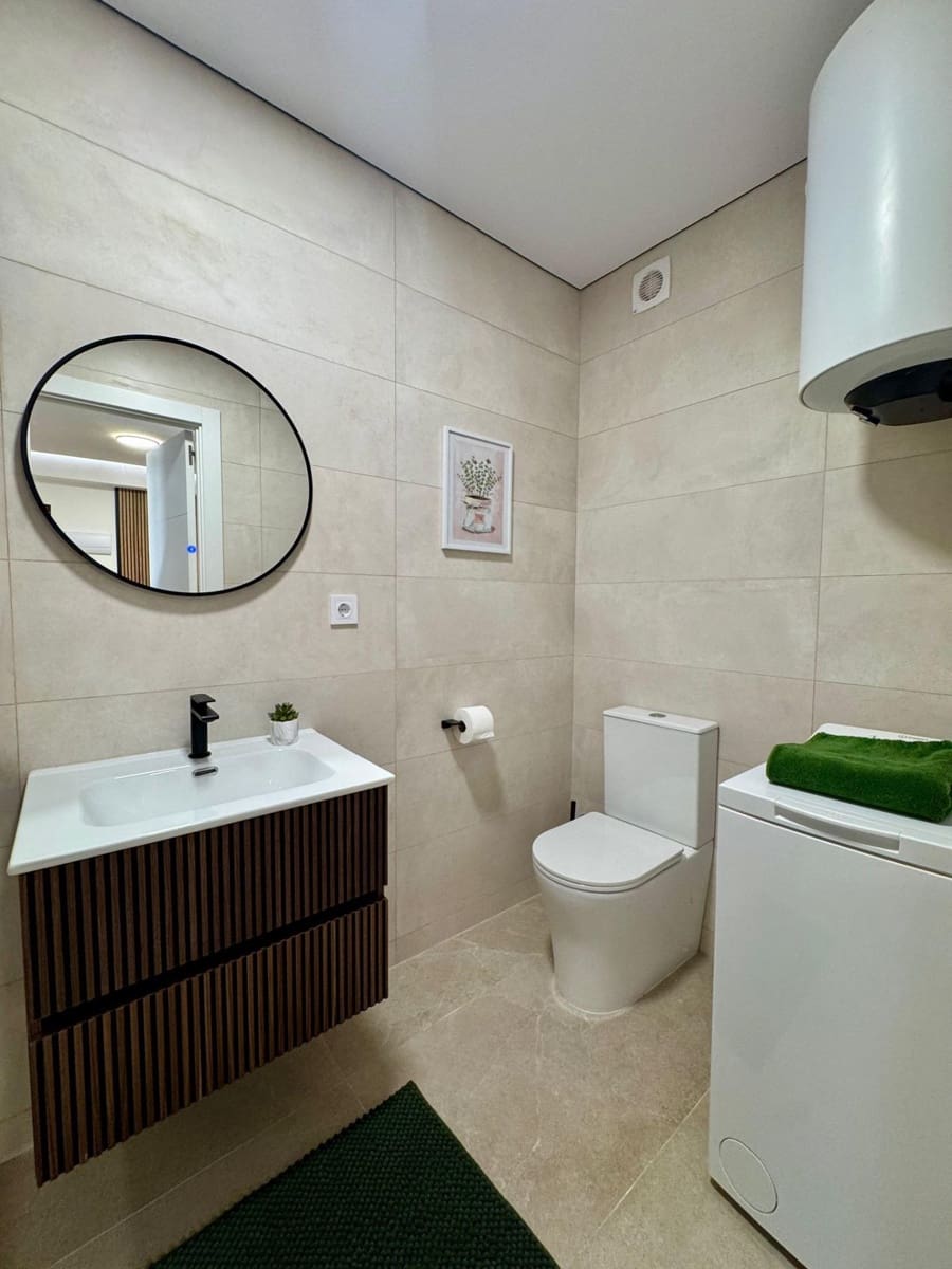 Apartamento de 2 habitaciones en Torrevieja en venta - 230.000 € (Ref: 9882231)