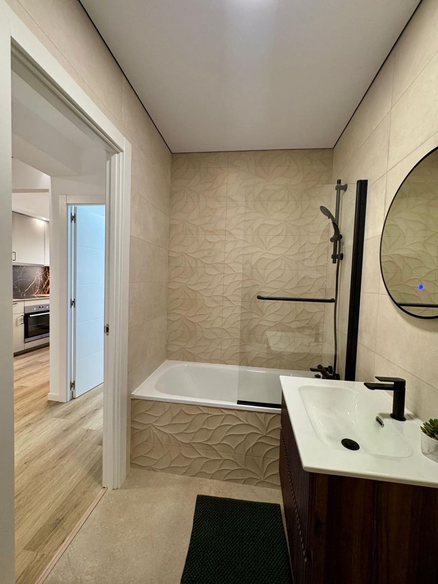 Apartamento de 2 habitaciones en Torrevieja en venta - 230.000 € (Ref: 9882231)