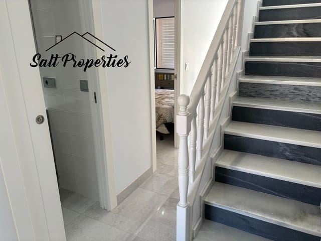 Adosado de 3 habitaciones en Los Frutales, Torrevieja en venta con piscina - 307.000 € (Ref: 9882233)