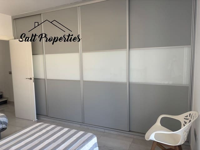 Adosado de 3 habitaciones en Los Frutales, Torrevieja en venta con piscina - 307.000 € (Ref: 9882233)