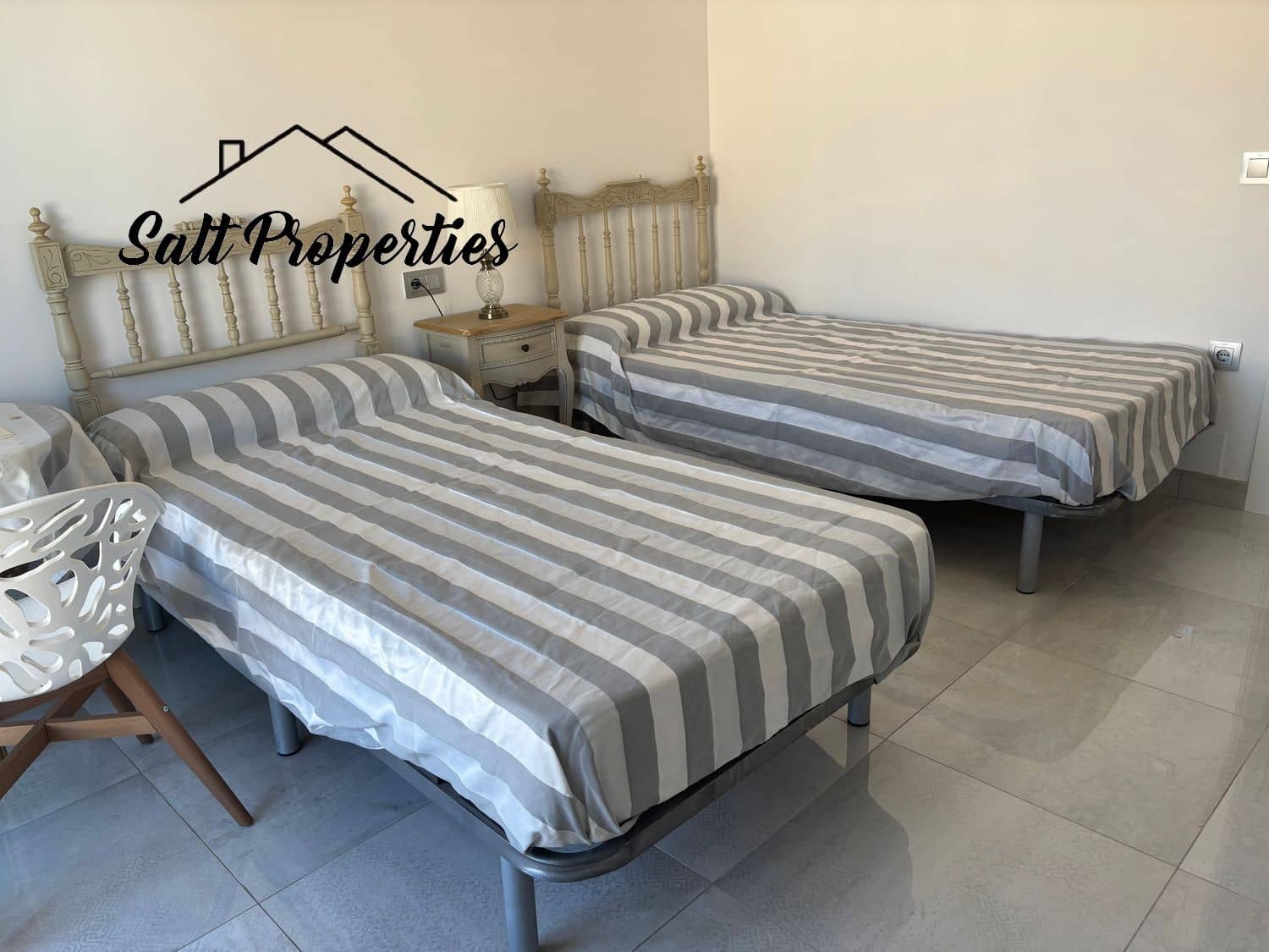 Adosado de 3 habitaciones en Torrevieja en venta con piscina - 307.000 € (Ref: 9882233)