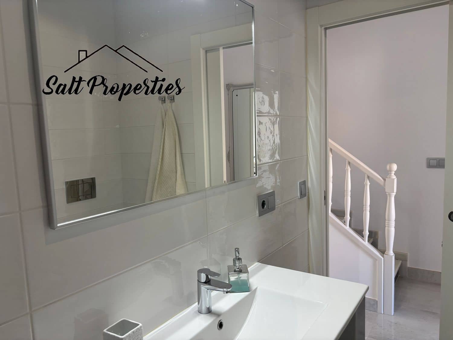 Adosado de 3 habitaciones en Torrevieja en venta con piscina - 307.000 € (Ref: 9882233)