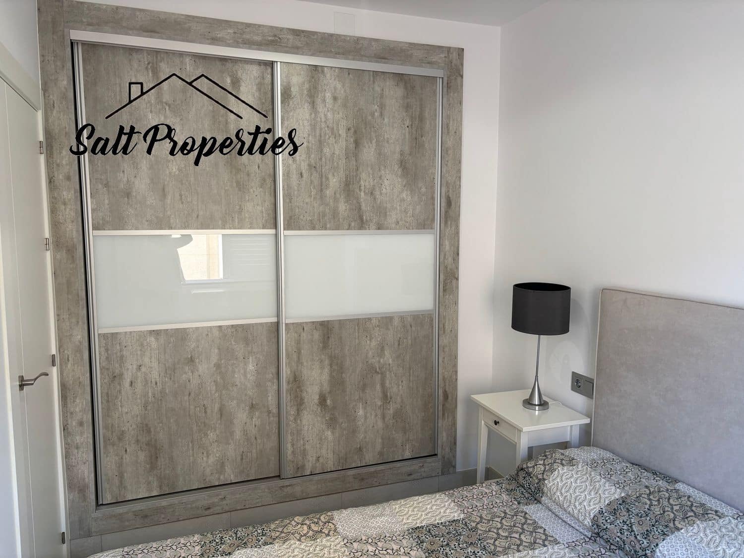 Adosado de 3 habitaciones en Torrevieja en venta con piscina - 307.000 € (Ref: 9882233)