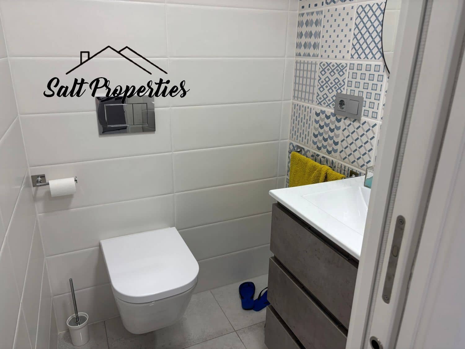 Adosado de 3 habitaciones en Torrevieja en venta con piscina - 307.000 € (Ref: 9882233)