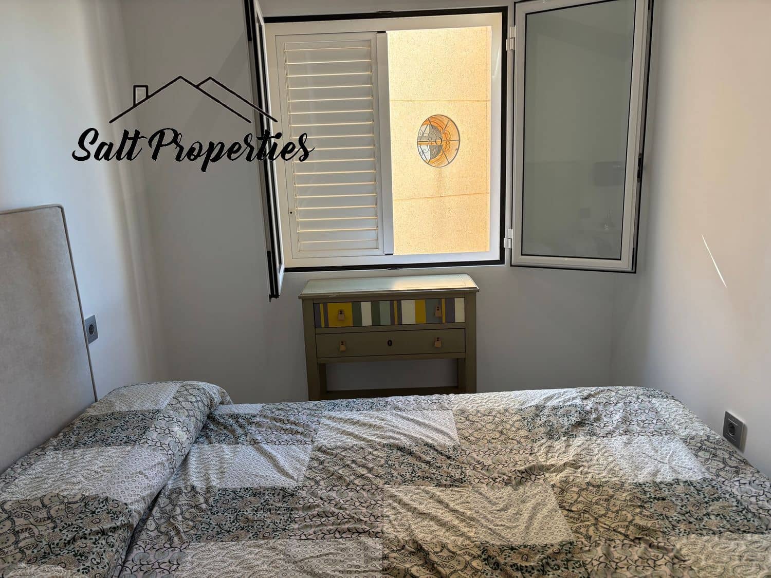 Adosado de 3 habitaciones en Torrevieja en venta con piscina - 307.000 € (Ref: 9882233)