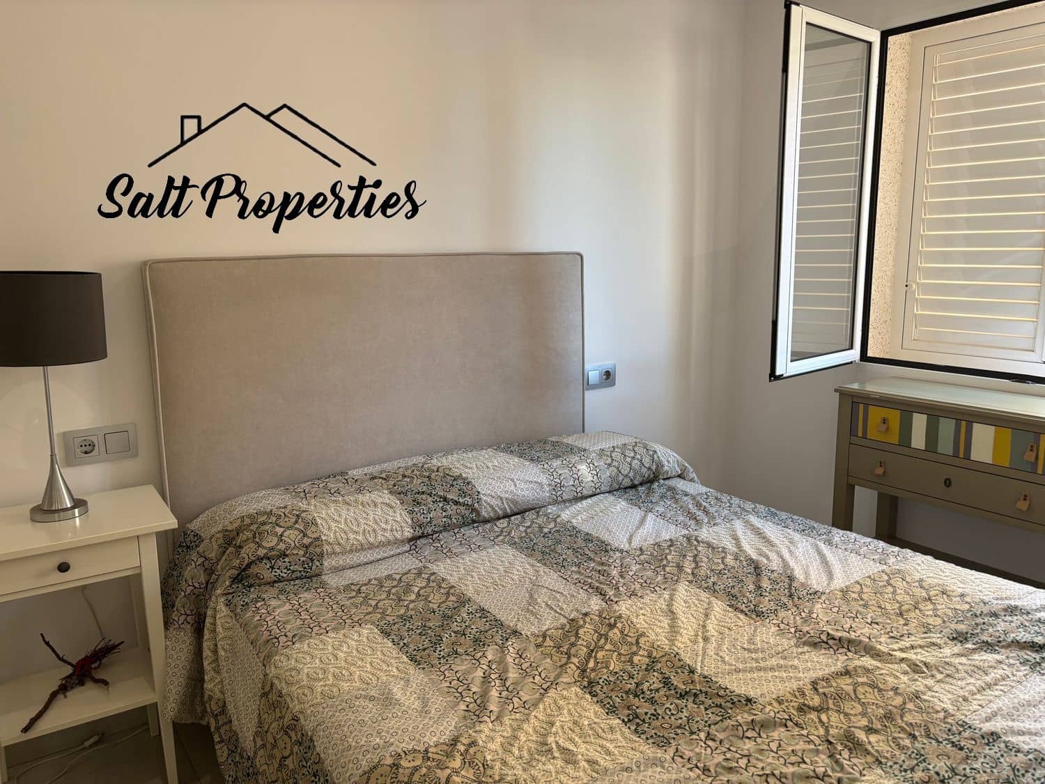 Adosado de 3 habitaciones en Torrevieja en venta con piscina - 307.000 € (Ref: 9882233)