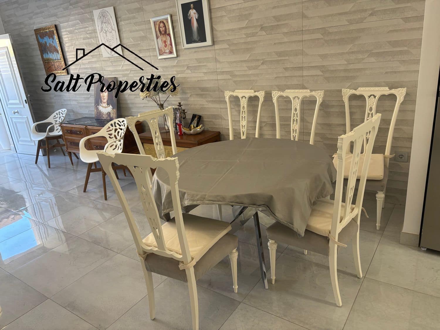 Adosado de 3 habitaciones en Torrevieja en venta con piscina - 307.000 € (Ref: 9882233)