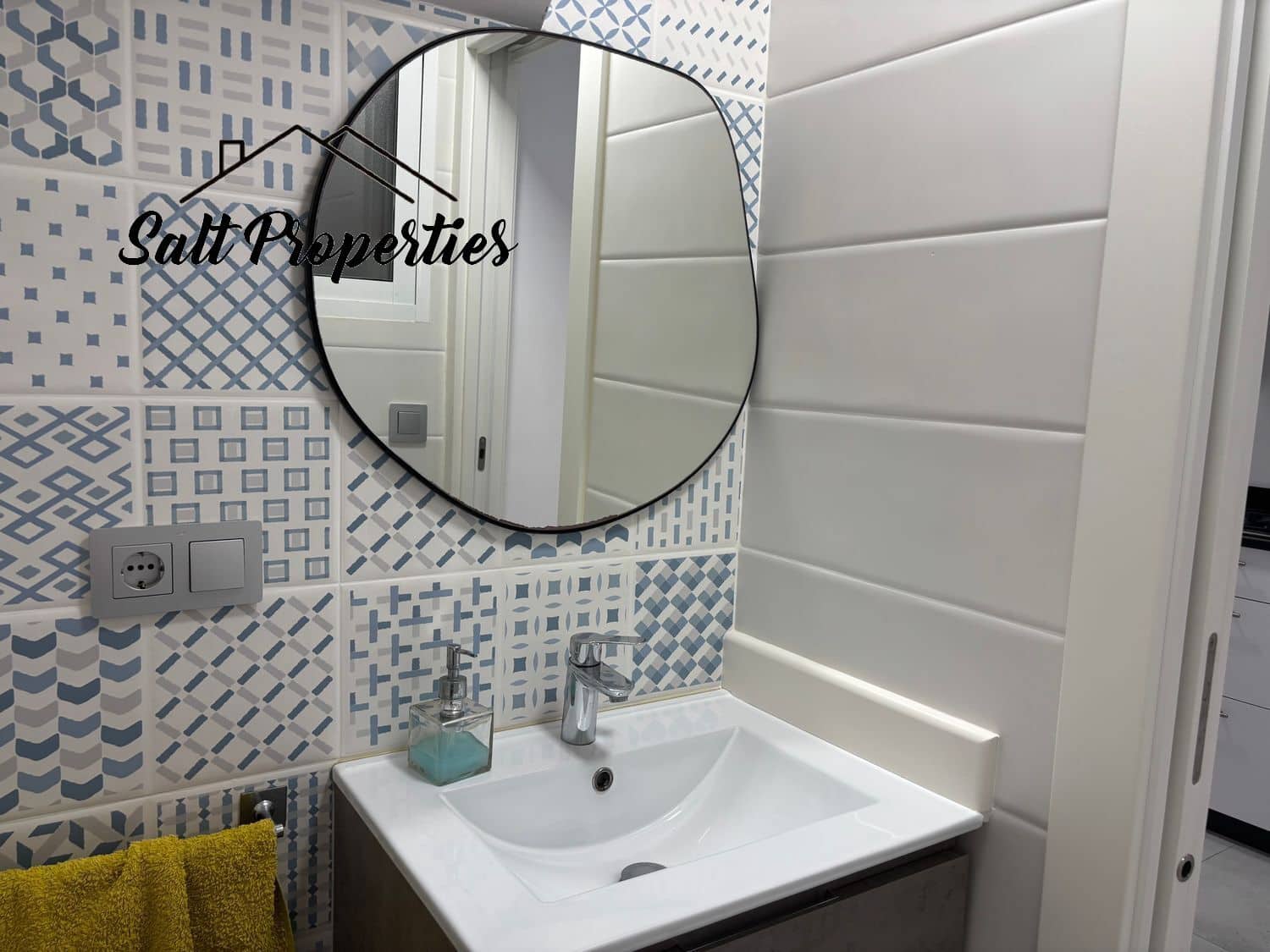 Adosado de 3 habitaciones en Torrevieja en venta con piscina - 307.000 € (Ref: 9882233)
