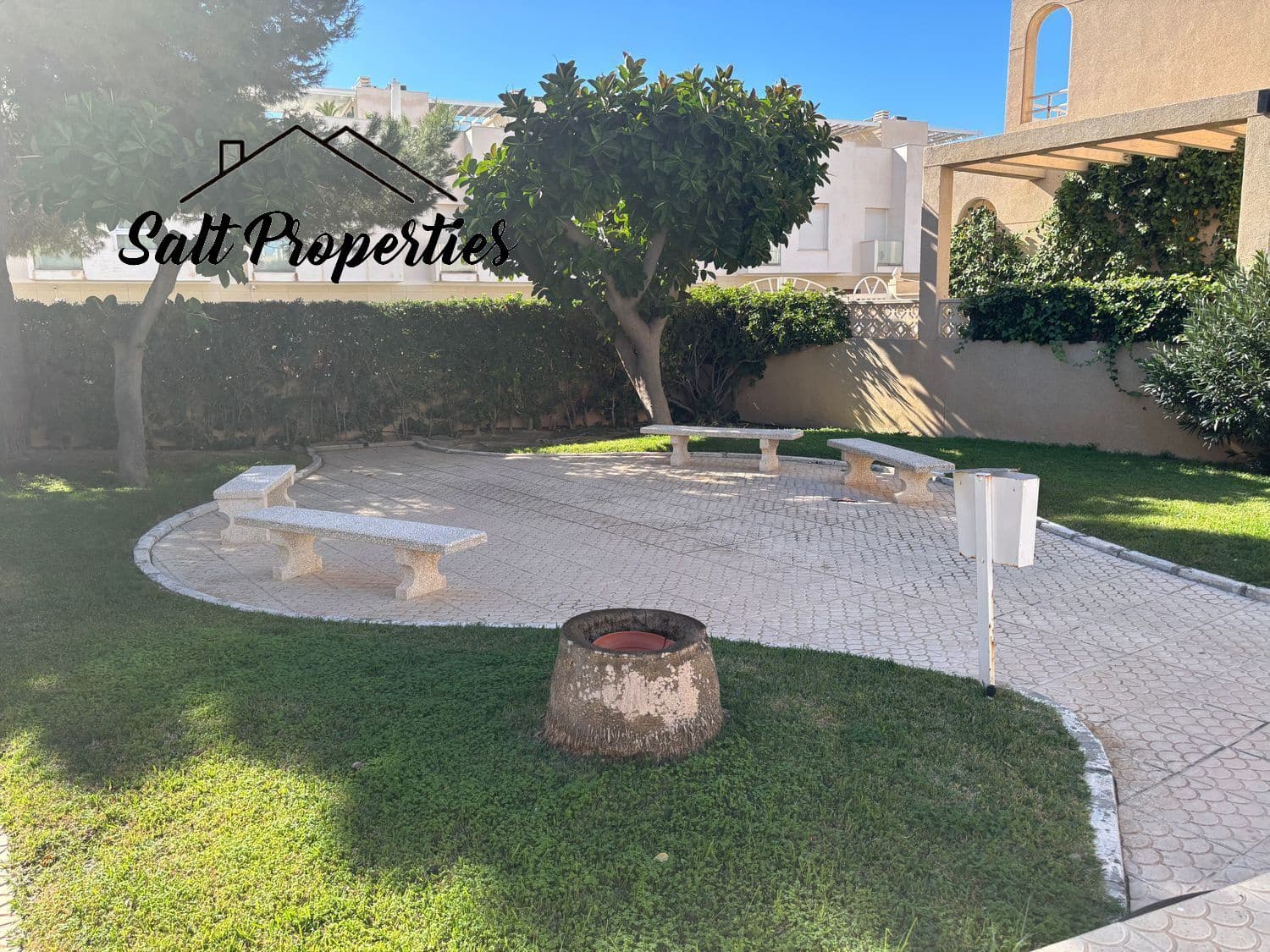 Adosado de 3 habitaciones en Torrevieja en venta con piscina - 307.000 € (Ref: 9882233)