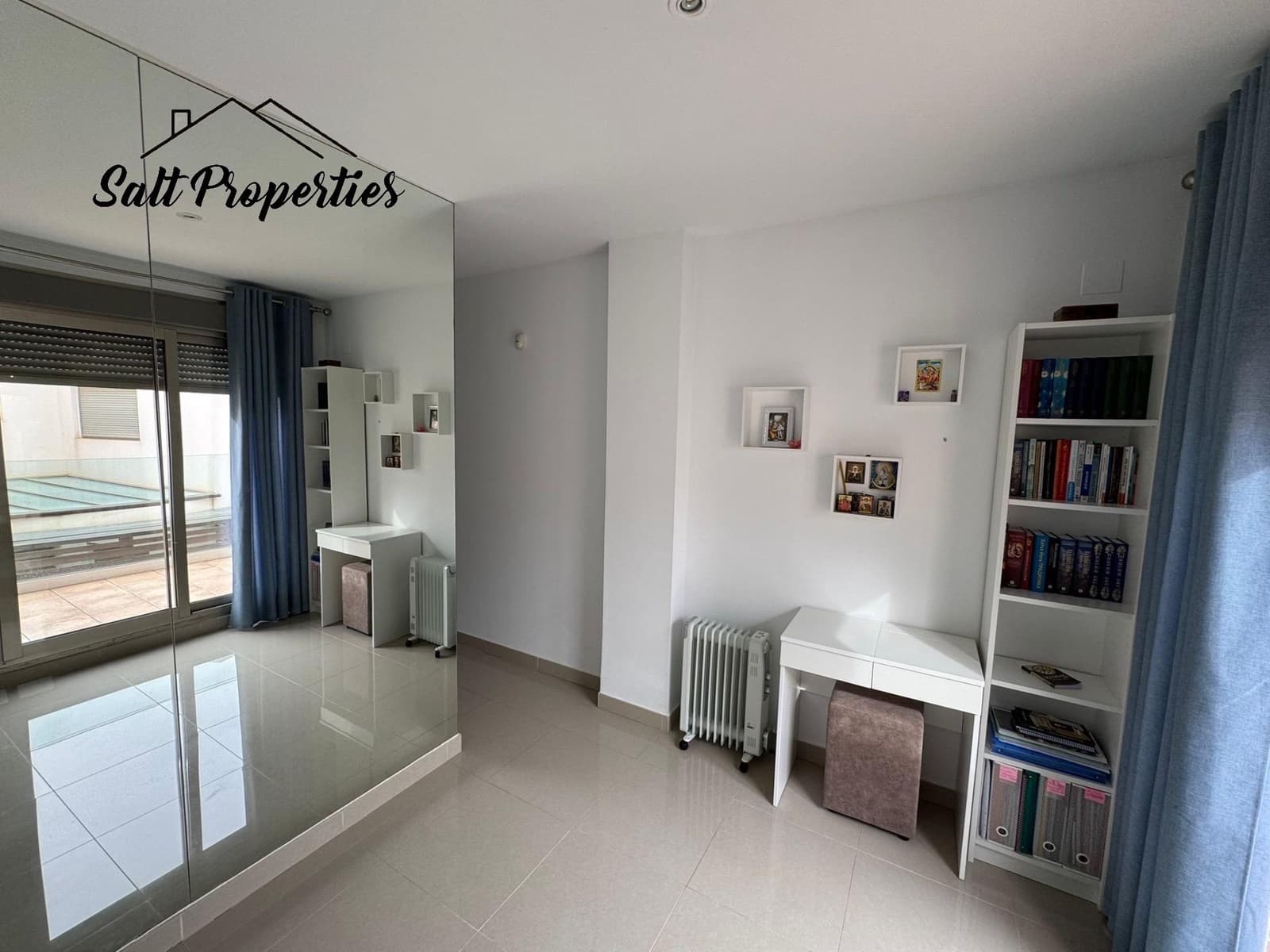 3 soveværelse Villa til salg i Punta Prima med garage - € 386.500 (Ref: 9892480)