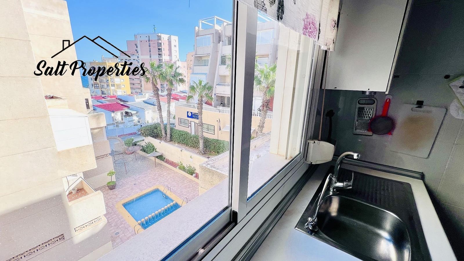 2 Zimmer Apartment zu verkaufen in Torrevieja - 180.000 € (Ref: 9892483)