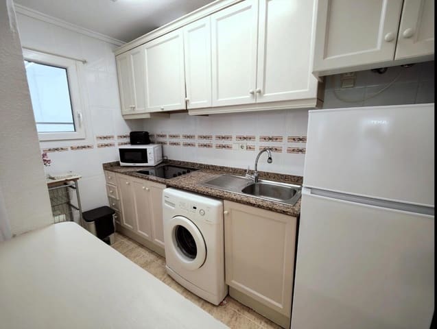 Apartamento de 2 habitaciones en Centro, Torrevieja en venta con piscina - 179.900 € (Ref: 9892485)