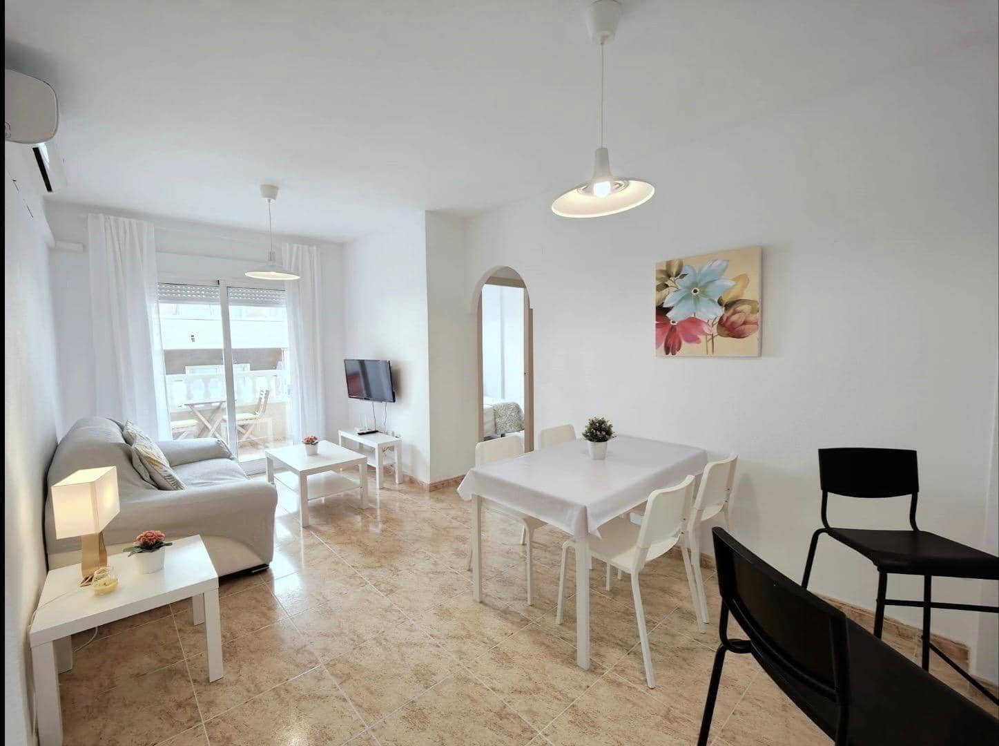 Apartamento de 2 habitaciones en Torrevieja en venta con piscina - 179.900 € (Ref: 9892485)