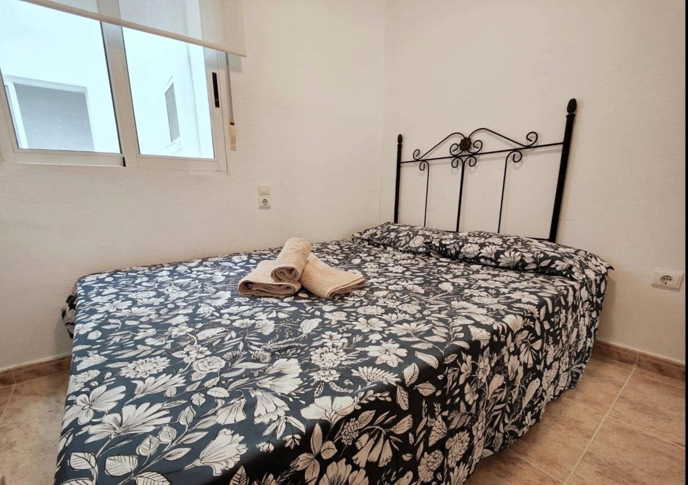 Apartamento de 2 habitaciones en Torrevieja en venta con piscina - 179.900 € (Ref: 9892485)