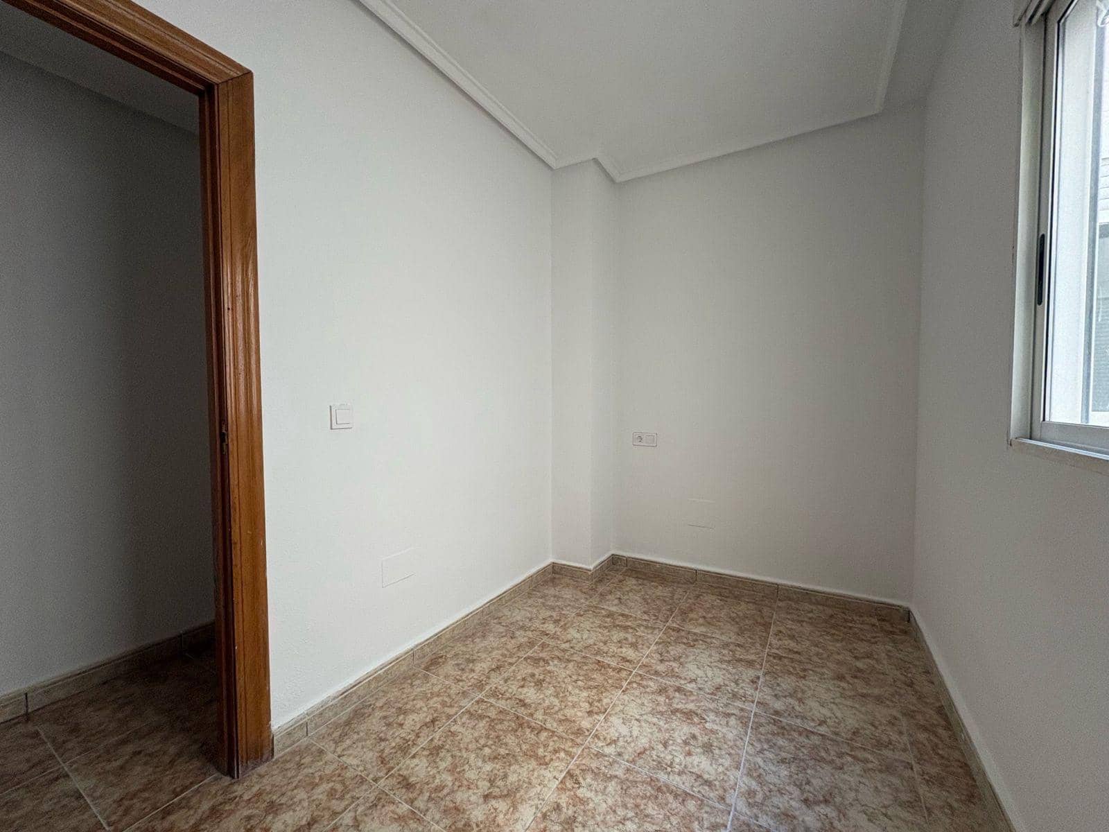 3 slaapkamer Flat te koop in Torrevieja - € 135.000 (Ref: 9892486)