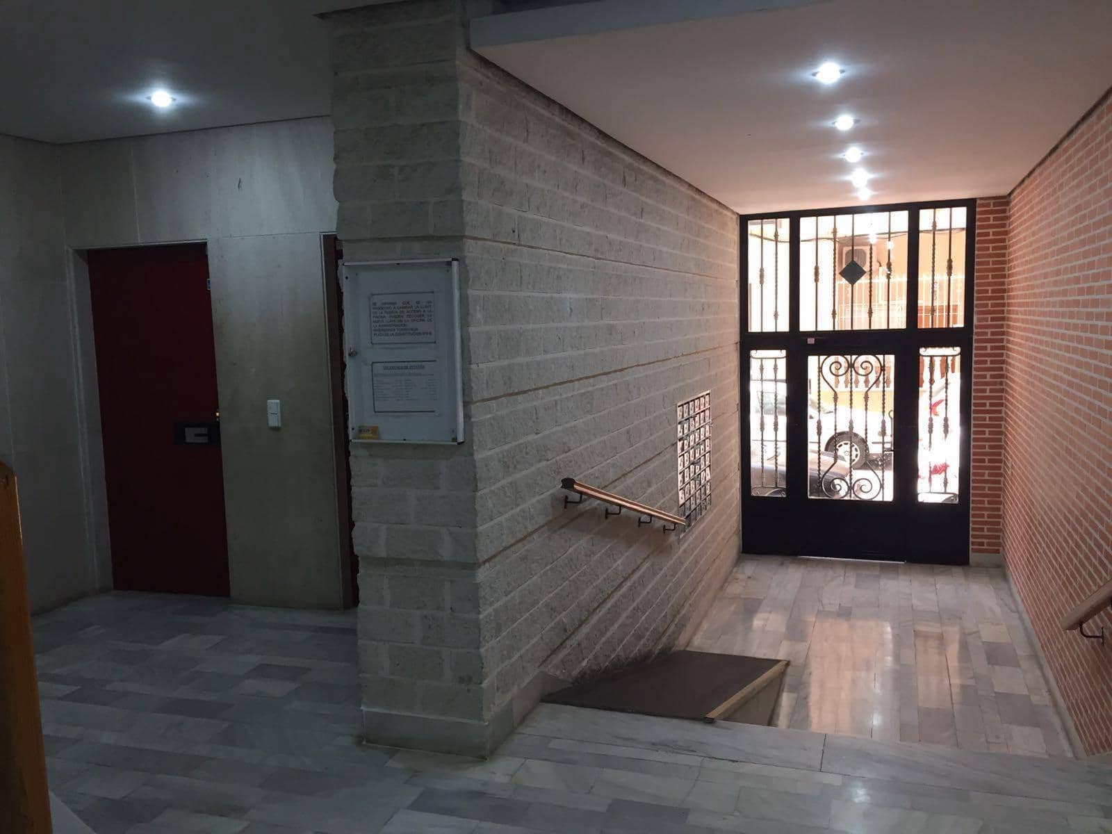 3 soveværelse Lejlighed til salg i Torrevieja med garage - € 240.000 (Ref: 9908112)