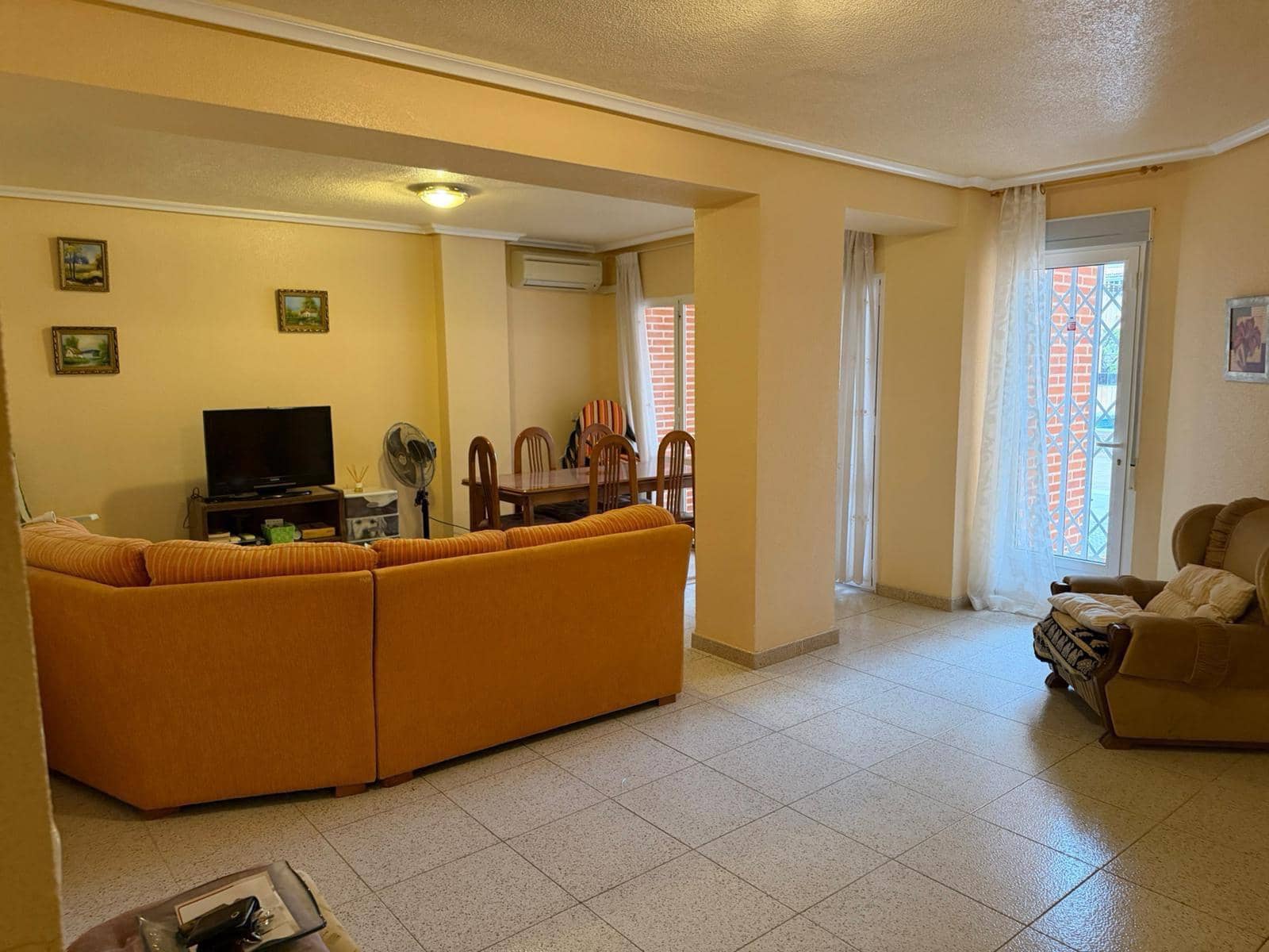 3 soveværelse Lejlighed til salg i Torrevieja med garage - € 240.000 (Ref: 9908112)