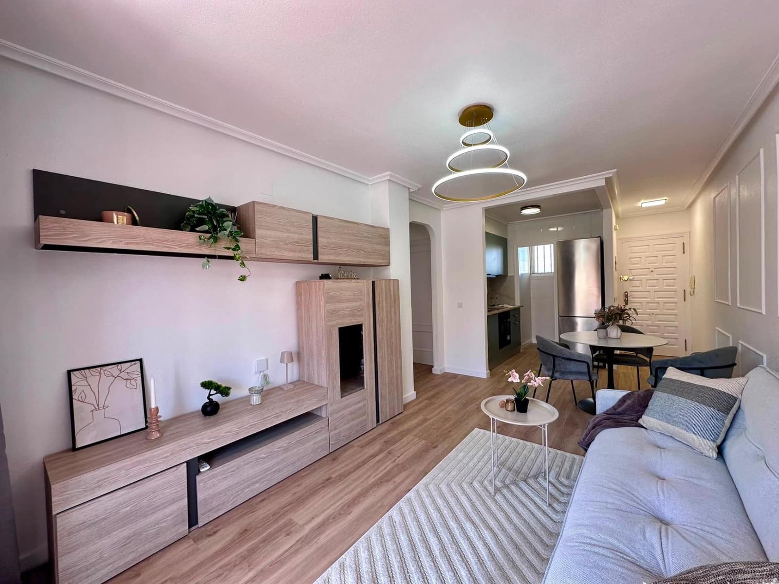 2 soverom Leilighet til salgs i Torrevieja med svømmebasseng - € 199 900 (Ref: 9938311)