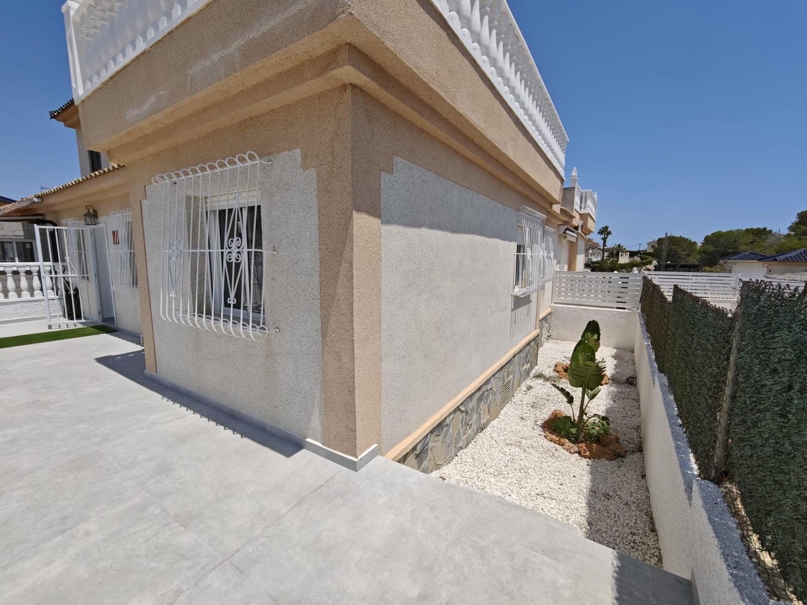 3 Zimmer Reihenhaus zu verkaufen in Rojales mit Pool Garage - 245.000 € (Ref: 9945843)