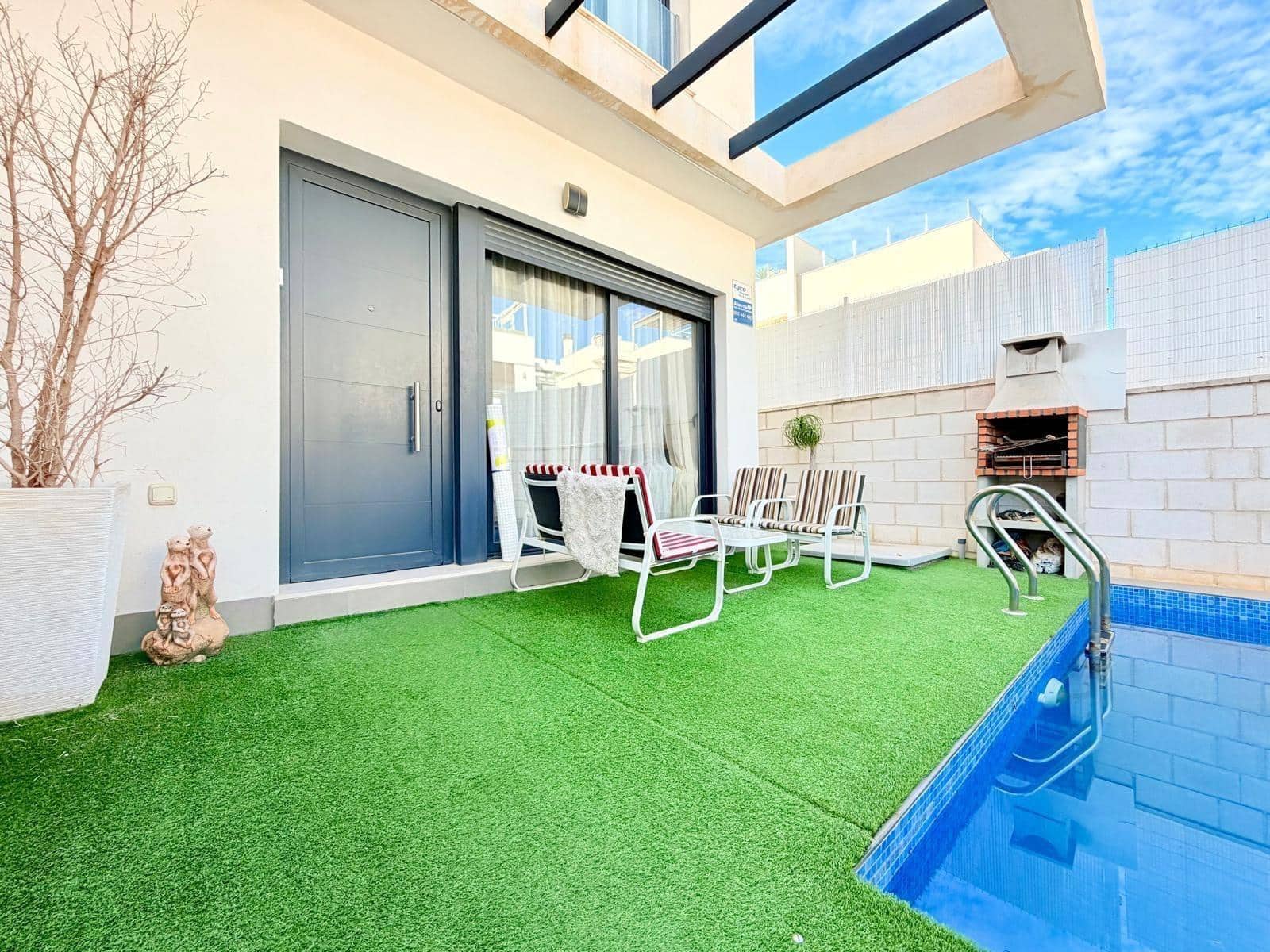 3 soverom Villa til salgs i Orihuela Costa med svømmebasseng - € 299 900 (Ref: 9949901)
