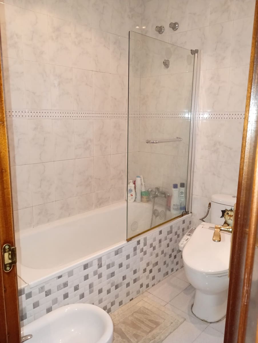 5 slaapkamer Villa te koop in Lugo de Llanera met zwembad garage - € 348.000 (Ref: 9872493)