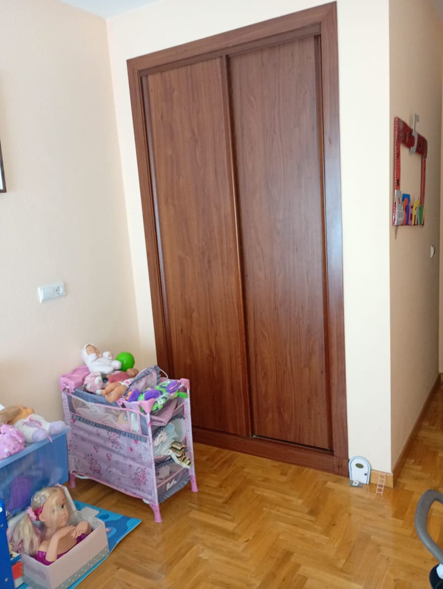 5 slaapkamer Villa te koop in Lugo de Llanera met zwembad garage - € 348.000 (Ref: 9872493)