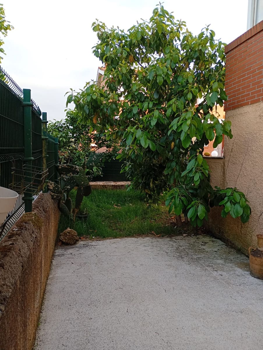 5 slaapkamer Villa te koop in Lugo de Llanera met zwembad garage - € 348.000 (Ref: 9872493)