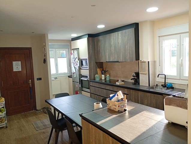 5 slaapkamer Villa te koop in Lugo de Llanera, Llanera met zwembad garage - € 348.000 (Ref: 9872493)