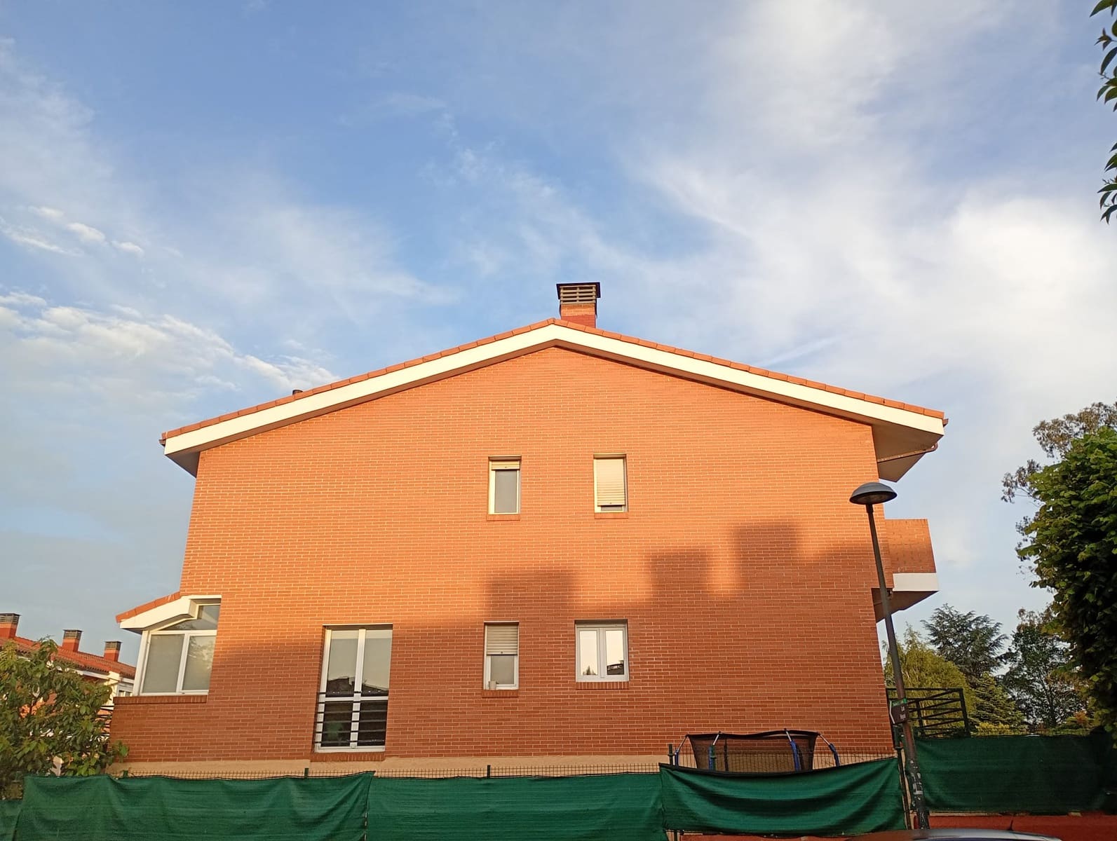5 slaapkamer Villa te koop in Lugo de Llanera met zwembad garage - € 348.000 (Ref: 9872493)