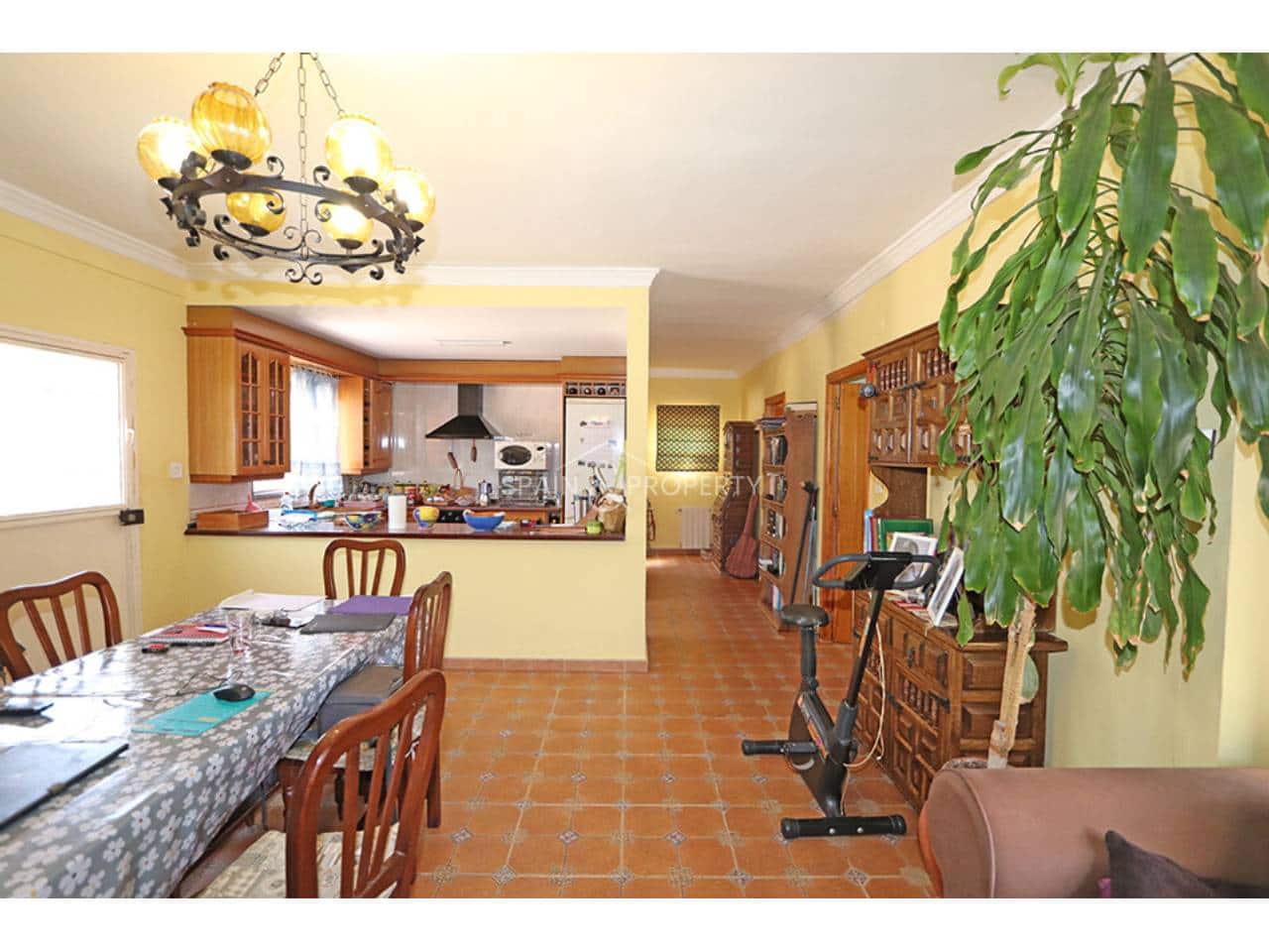 4 chambre Villa/Maison à vendre à Turis avec piscine garage - 245 000 € (Ref: 10040247)