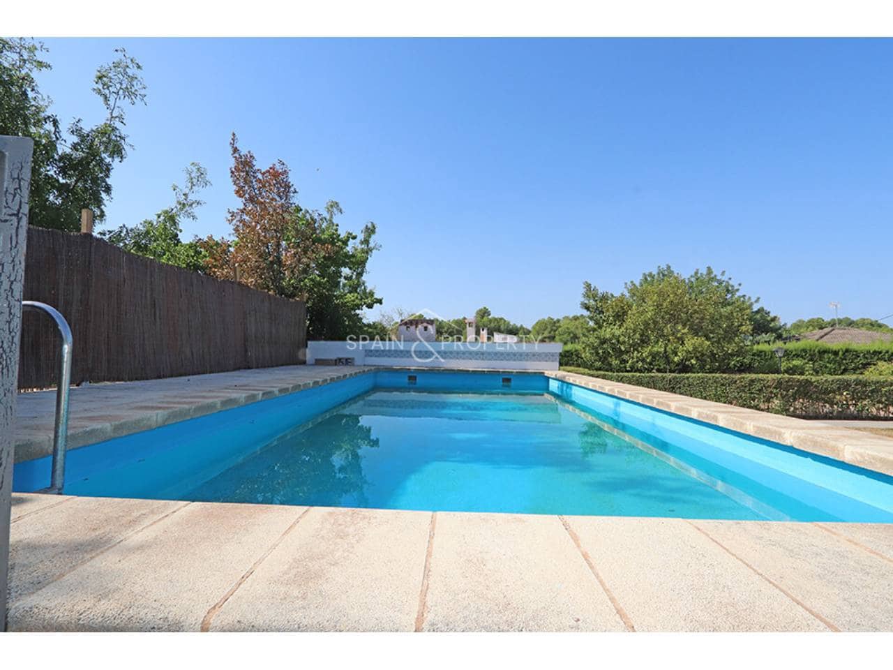 4 bedroom Villa for sale in Turis with pool garage - € 239,000 (Ref: 10061095)