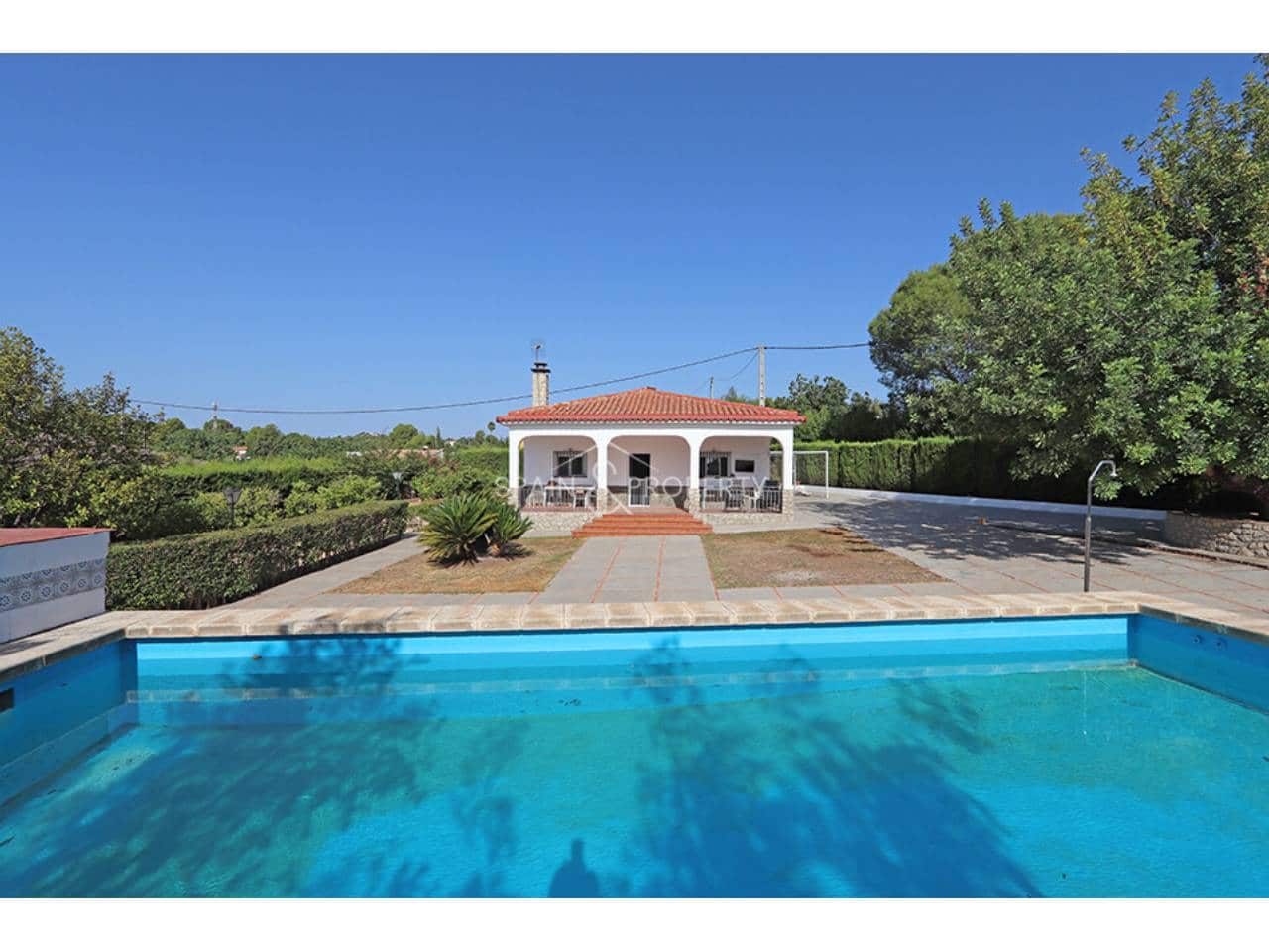 4 bedroom Villa for sale in Turis with pool garage - € 239,000 (Ref: 10061095)