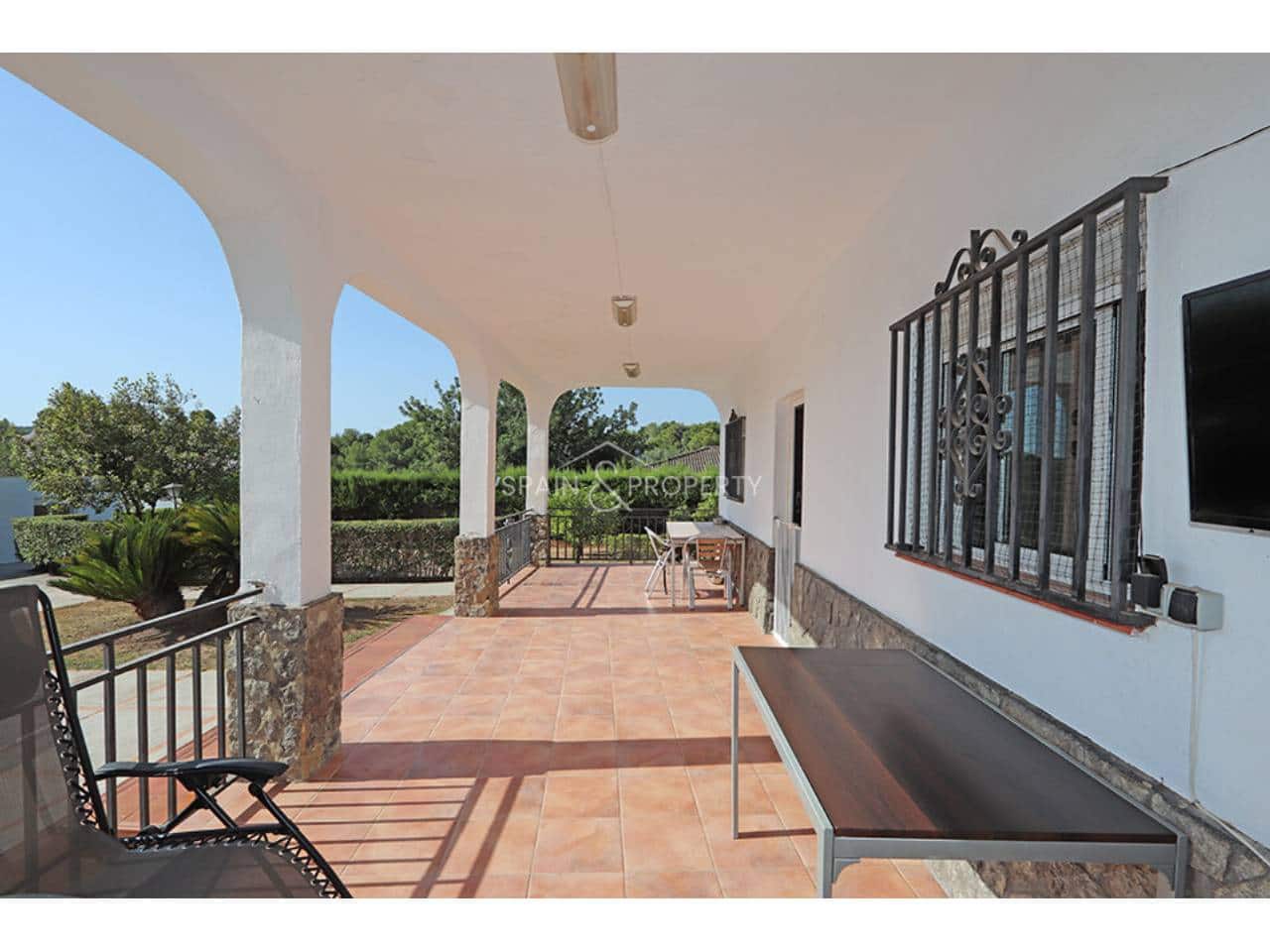 4 bedroom Villa for sale in Turis with pool garage - € 239,000 (Ref: 10061095)