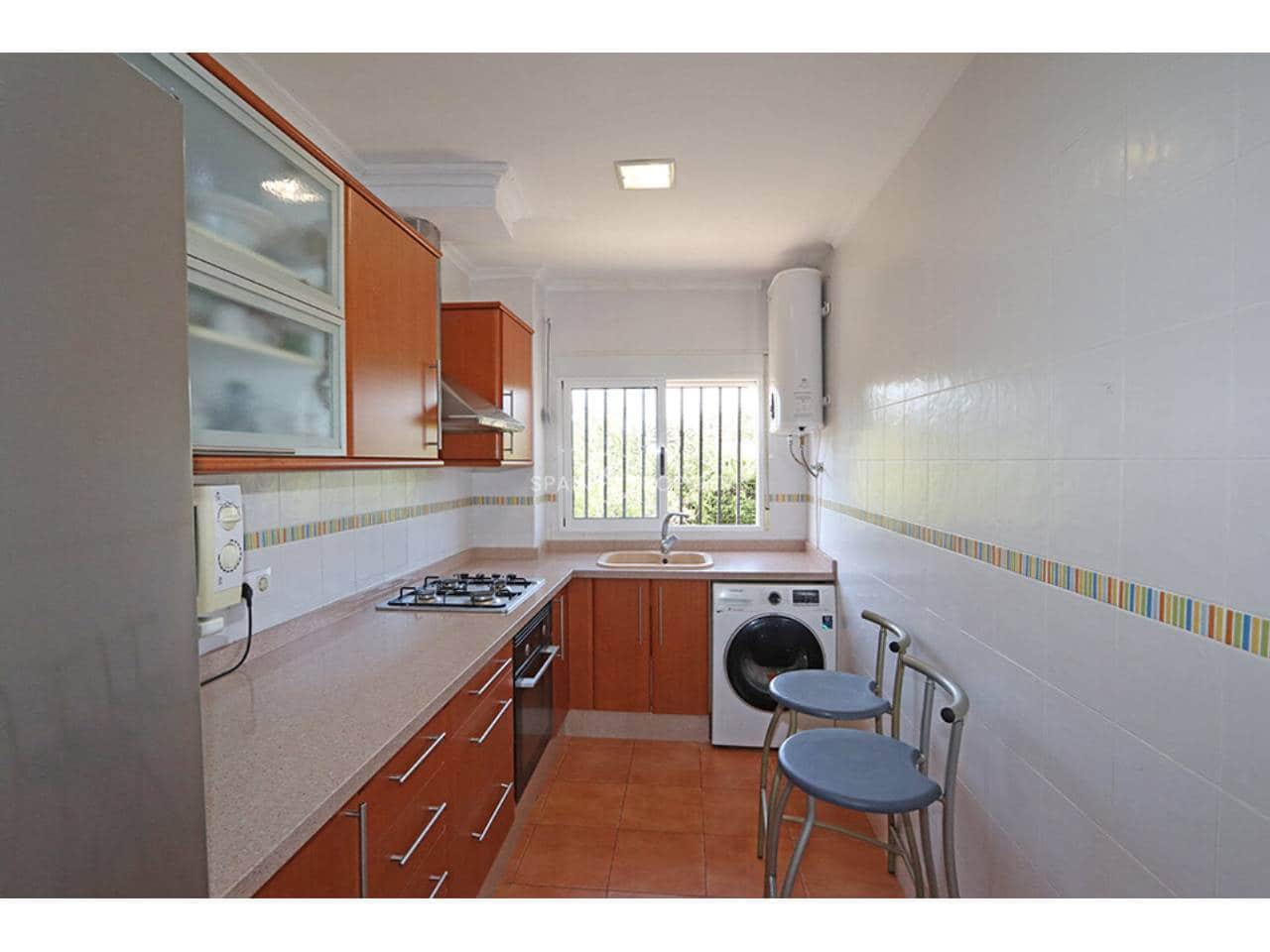4 bedroom Villa for sale in Turis with pool garage - € 239,000 (Ref: 10061095)