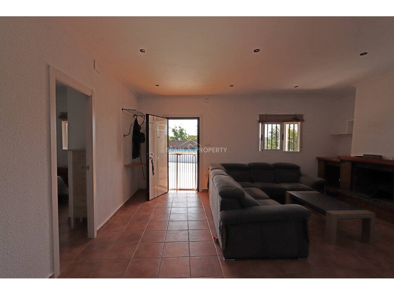 4 bedroom Villa for sale in Turis with pool garage - € 239,000 (Ref: 10061095)