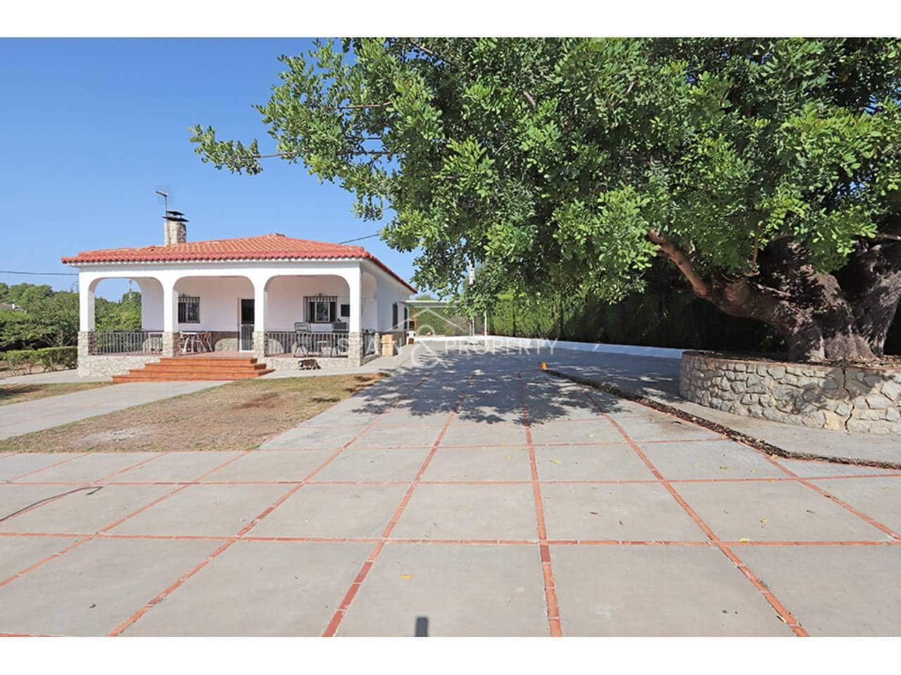 4 bedroom Villa for sale in Turis with pool garage - € 239,000 (Ref: 10061095)