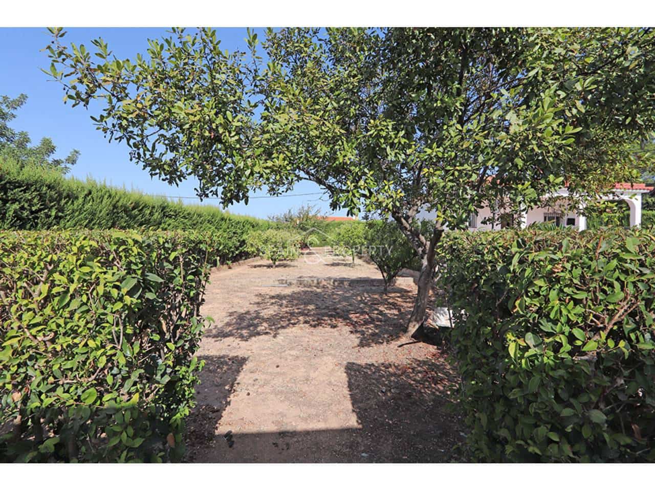 4 bedroom Villa for sale in Turis with pool garage - € 239,000 (Ref: 10061095)