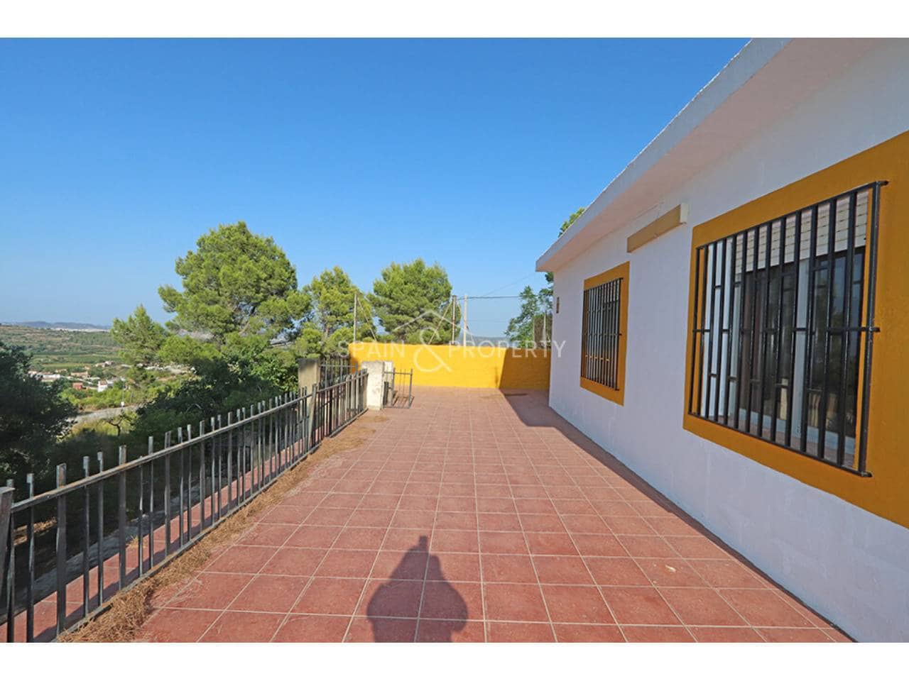 4 bedroom Villa for sale in Montroy with pool garage - € 195,000 (Ref: 10157089)