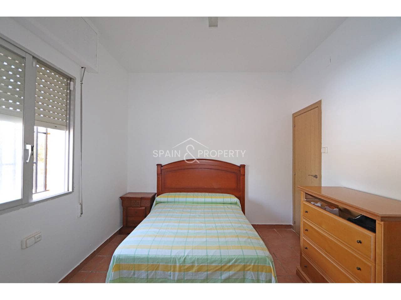 4 bedroom Villa for sale in Montroy with pool garage - € 195,000 (Ref: 10157089)