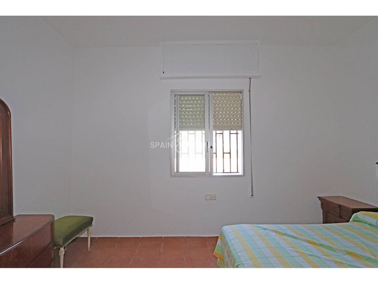 4 bedroom Villa for sale in Montroy with pool garage - € 195,000 (Ref: 10157089)