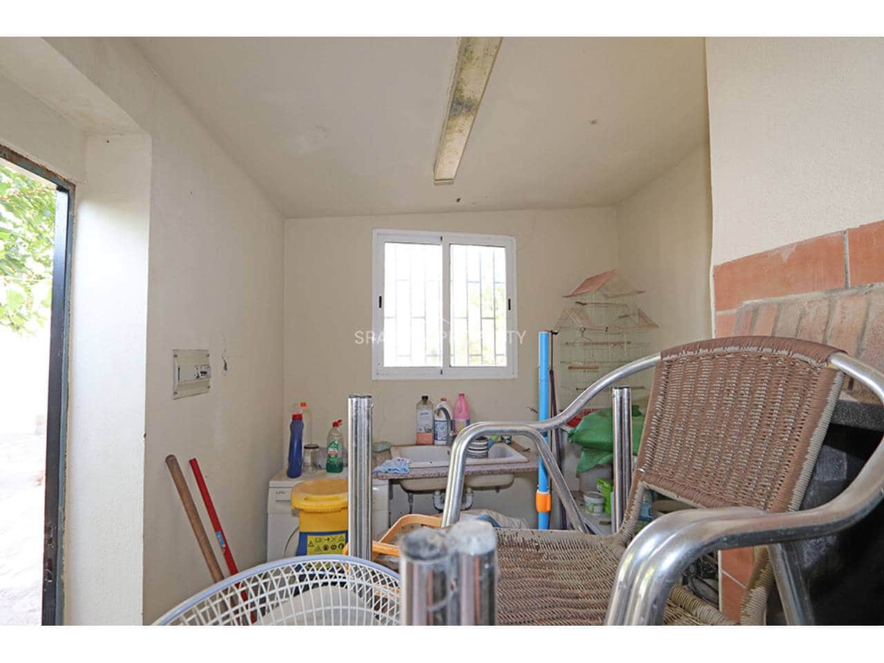 4 bedroom Villa for sale in Montroy with pool garage - € 195,000 (Ref: 10157089)