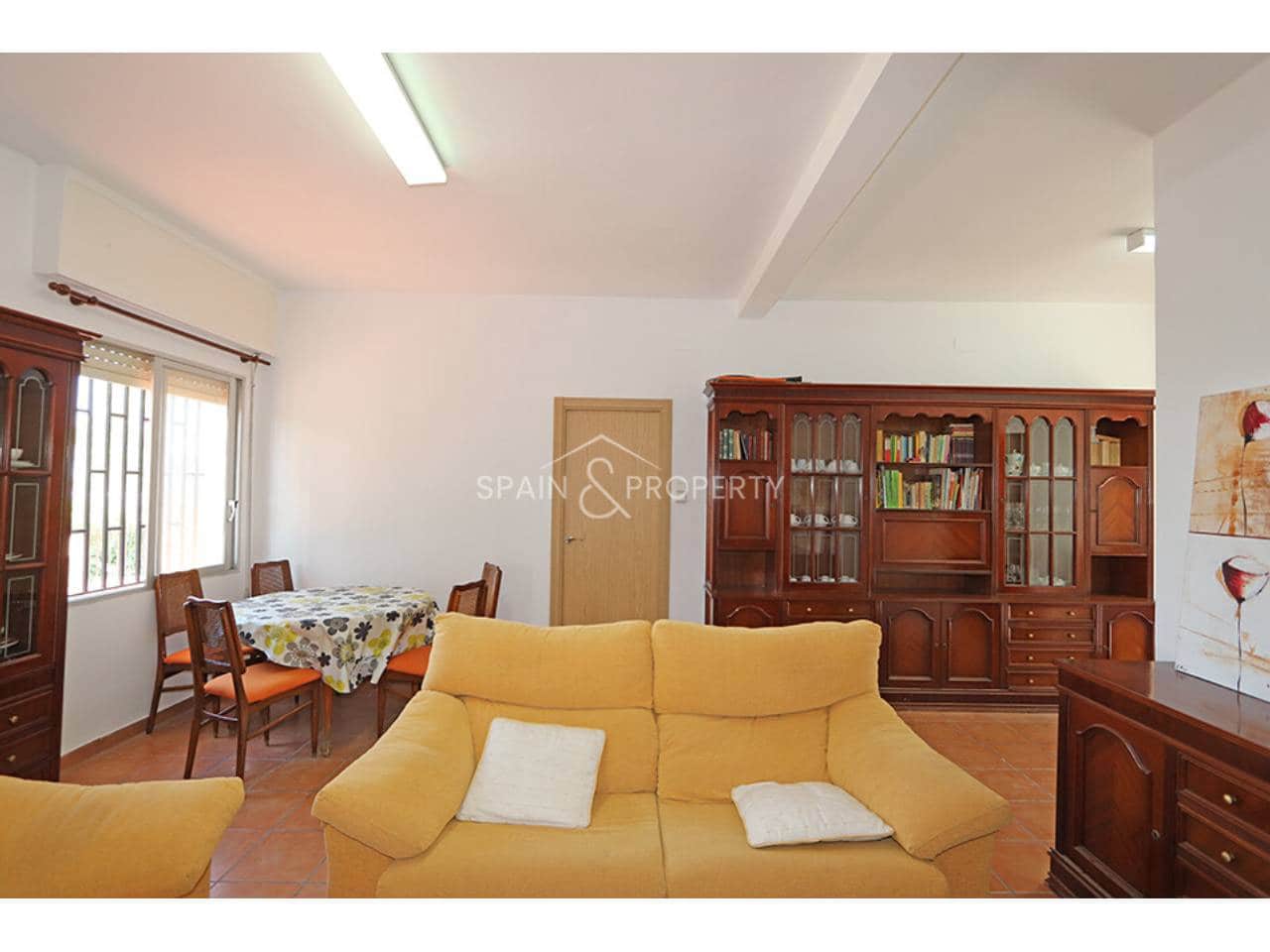 4 bedroom Villa for sale in Montroy with pool garage - € 195,000 (Ref: 10157089)