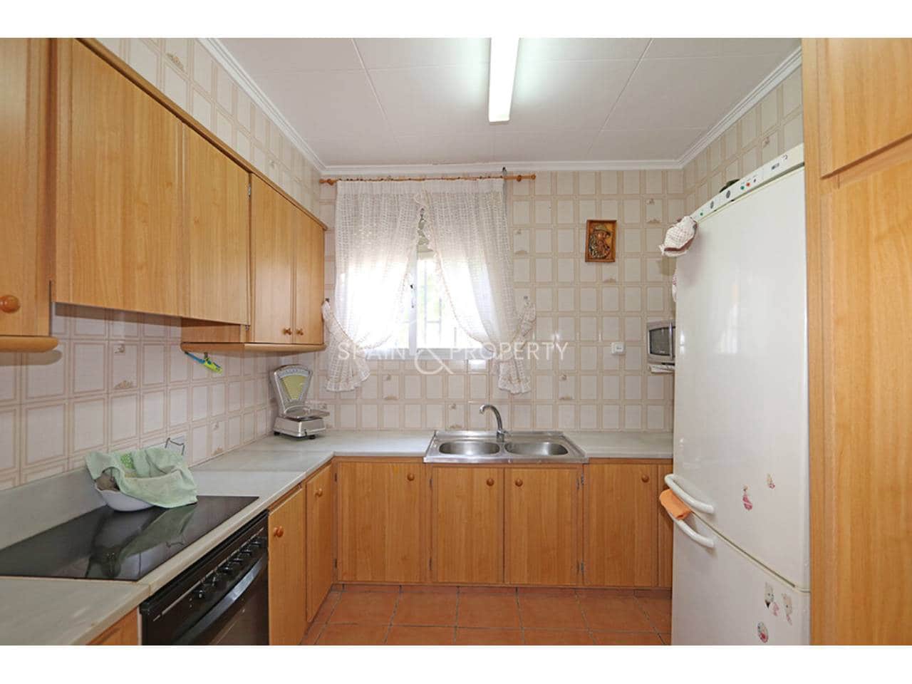 4 bedroom Villa for sale in Montroy with pool garage - € 195,000 (Ref: 10157089)
