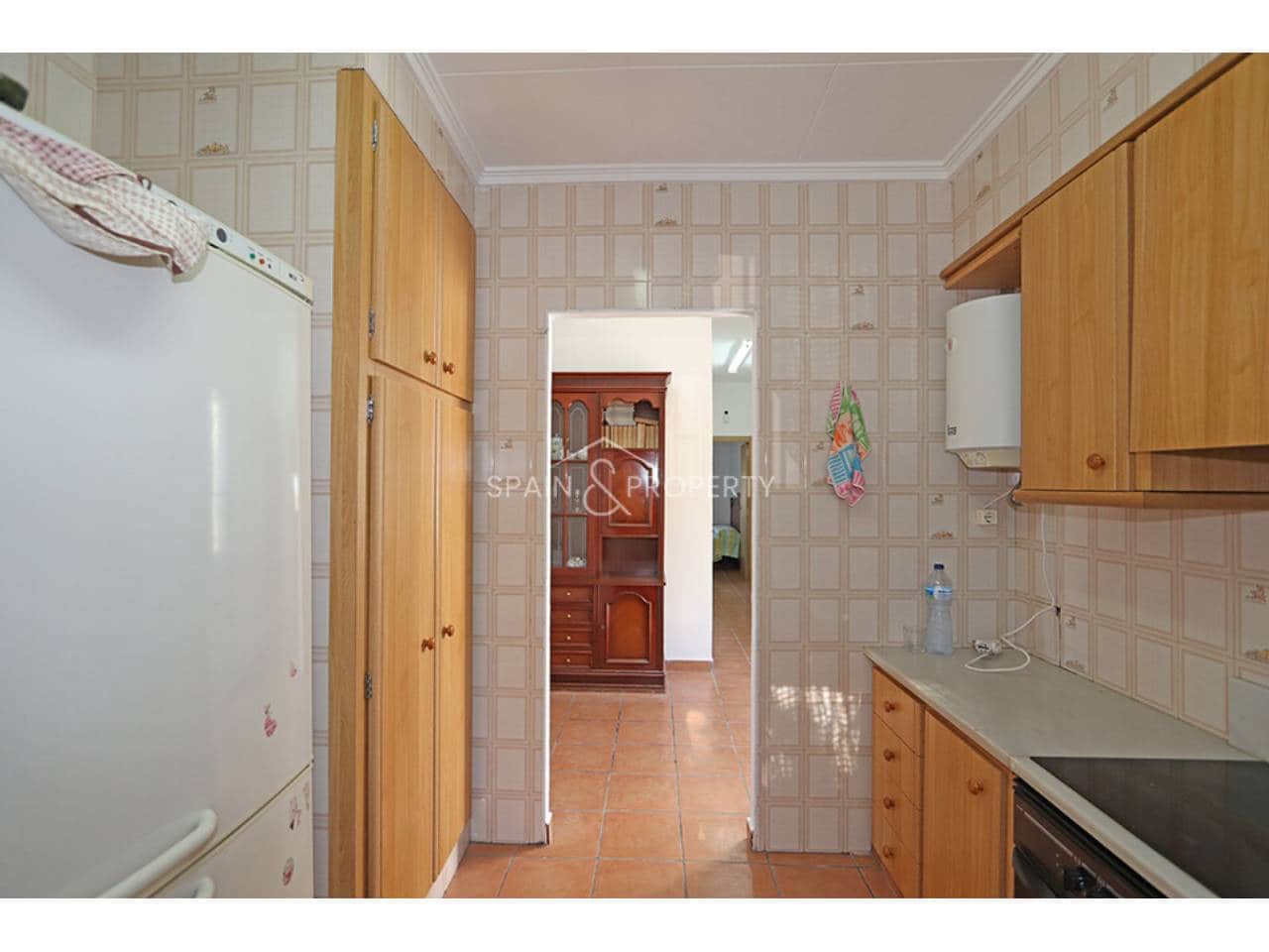 4 bedroom Villa for sale in Montroy with pool garage - € 195,000 (Ref: 10157089)