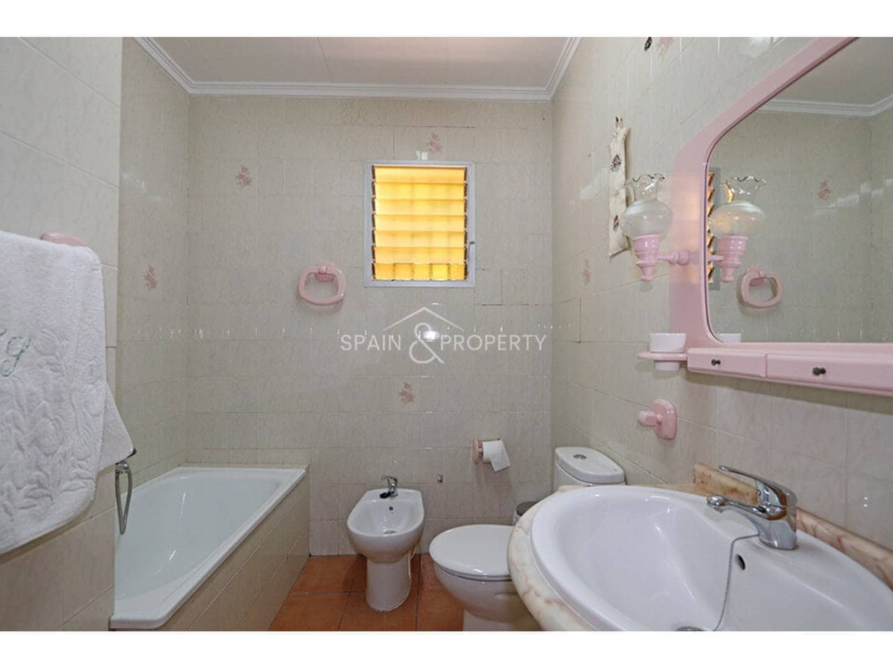 4 bedroom Villa for sale in Montroy with pool garage - € 195,000 (Ref: 10157089)