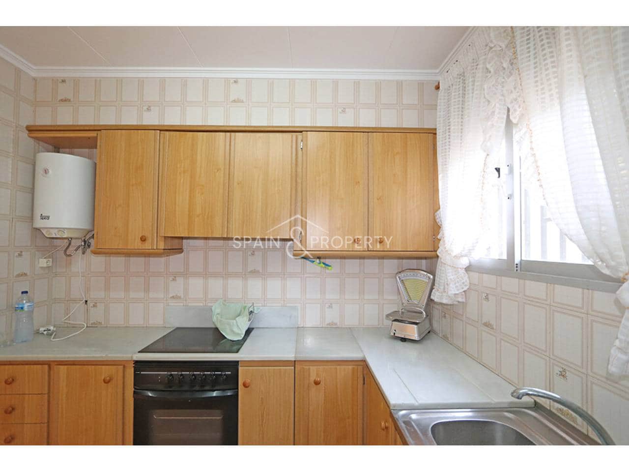 4 bedroom Villa for sale in Montroy with pool garage - € 195,000 (Ref: 10157089)