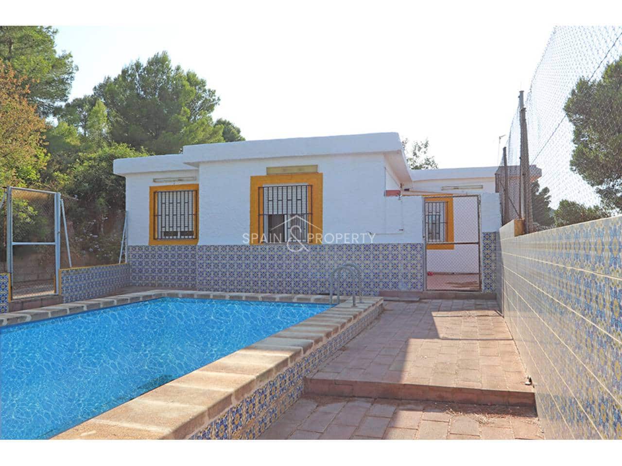 4 bedroom Villa for sale in Montroy with pool garage - € 195,000 (Ref: 10157089)