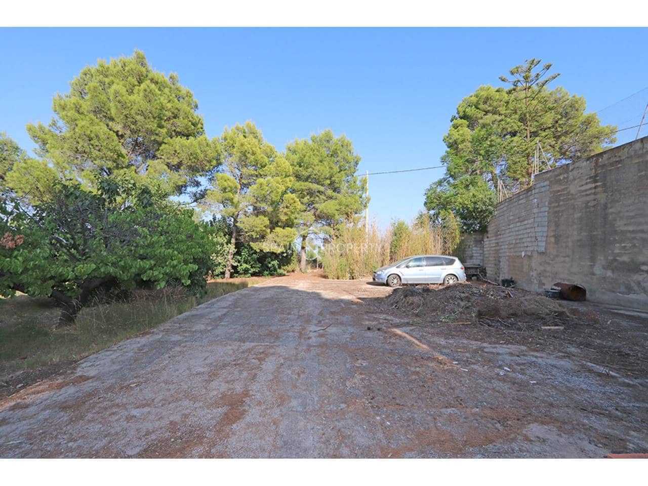 4 bedroom Villa for sale in Montroy with pool garage - € 195,000 (Ref: 10157089)
