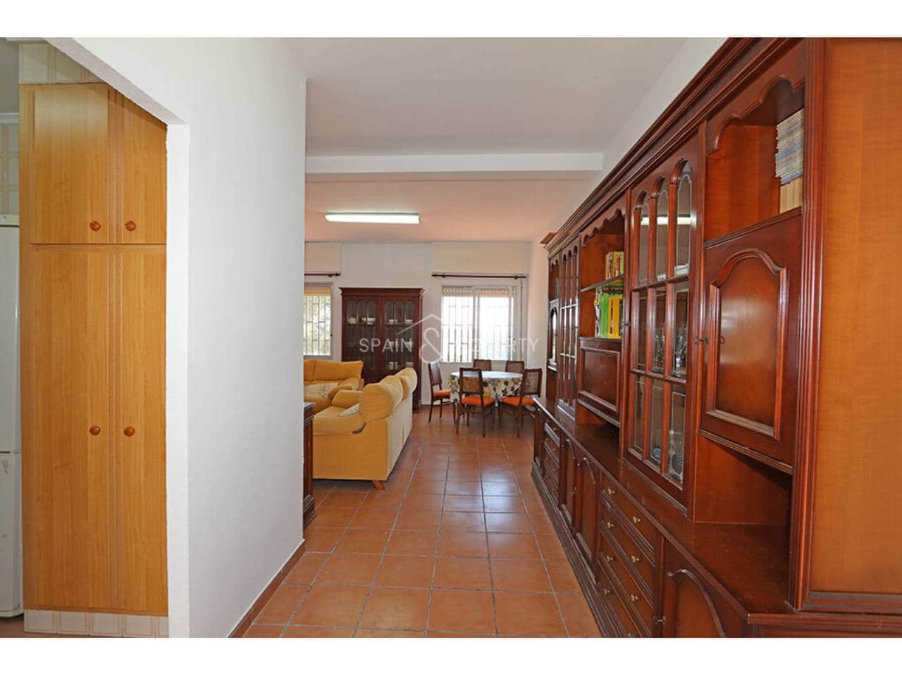 4 bedroom Villa for sale in Montroy with pool garage - € 195,000 (Ref: 10157089)